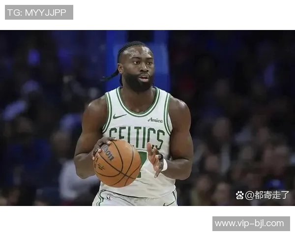 杰伦布朗谈比赛开局慢热逐渐找到节奏与队友默契配合