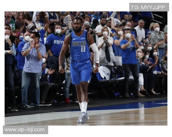 小哈达威半场表现抢眼9投5中三分命中率高效贡献12分助力球队进攻