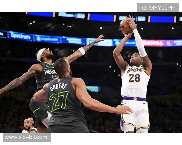 湖人三巨头齐发力八村塁助阵赢球海报震撼登场